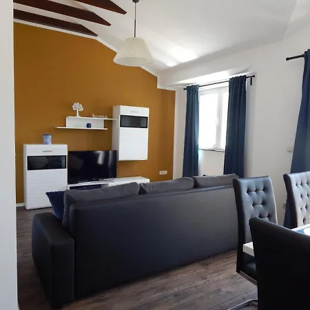 Apartmani Luka Grebastica Exterior photo