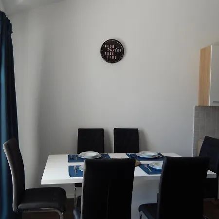 Apartmani Luka Grebastica Exterior photo