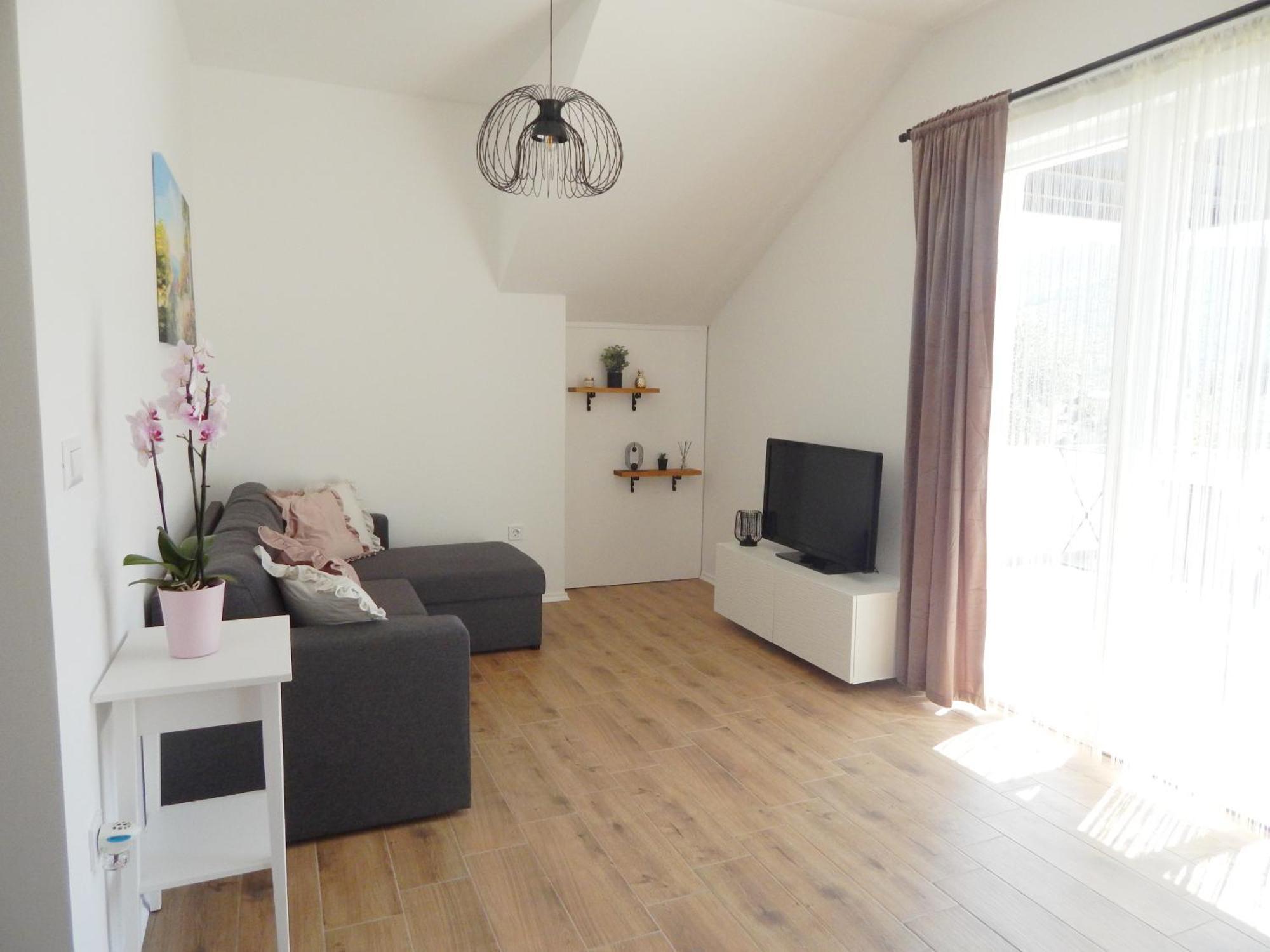 Luka Apartment Grebastica